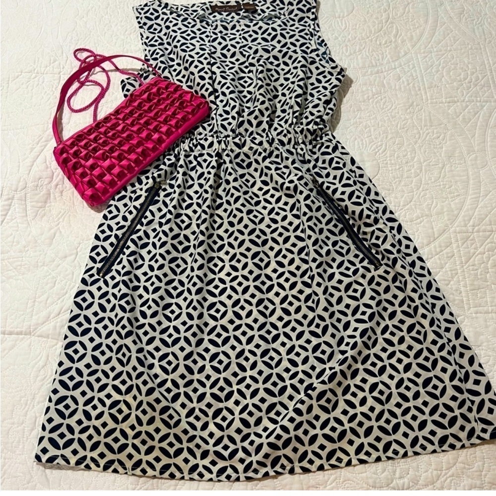 Elegant Black and White Geometric Dress